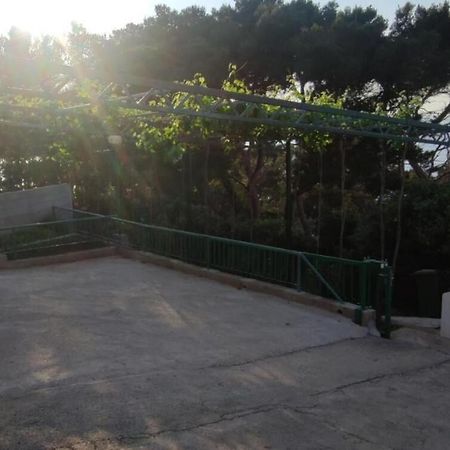 Apartments Vlado - 50M From The Sea Rogač Kültér fotó